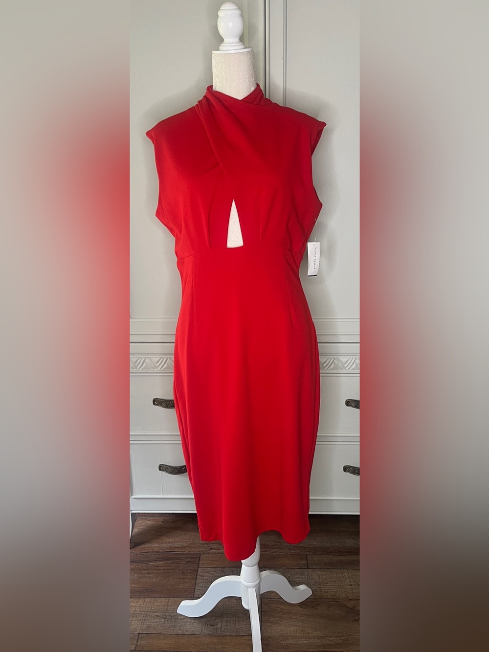 Alexia Admor Red Sleeveless Midi Dress with Front Cutout